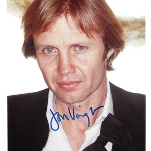 Jon Voight, Signed 8x10 Photograph