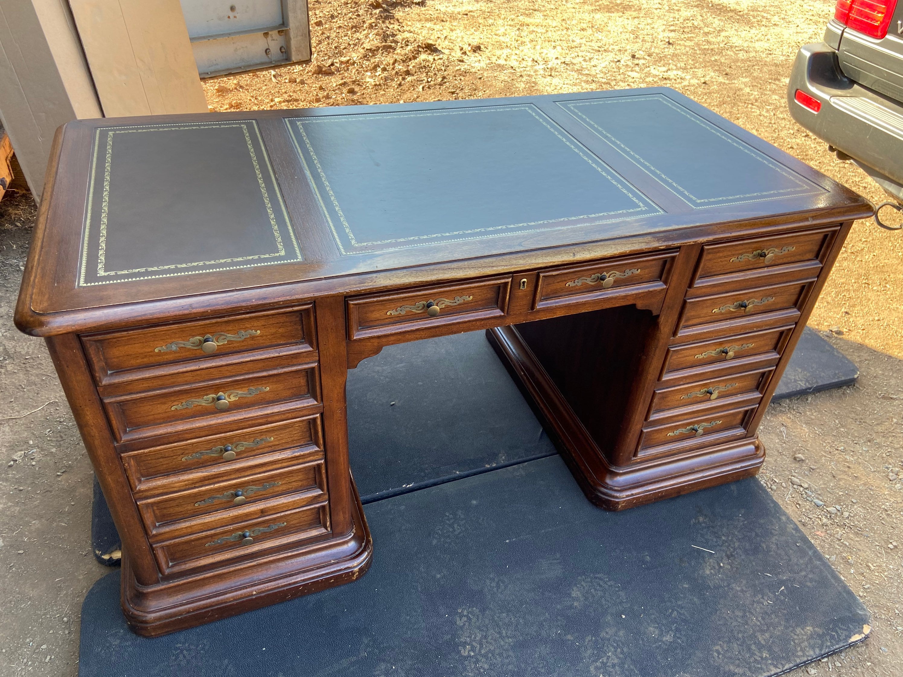 Vintage Hekman Leather Top Desk Etsy