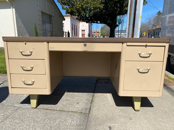 Cole steel cheap tanker desk