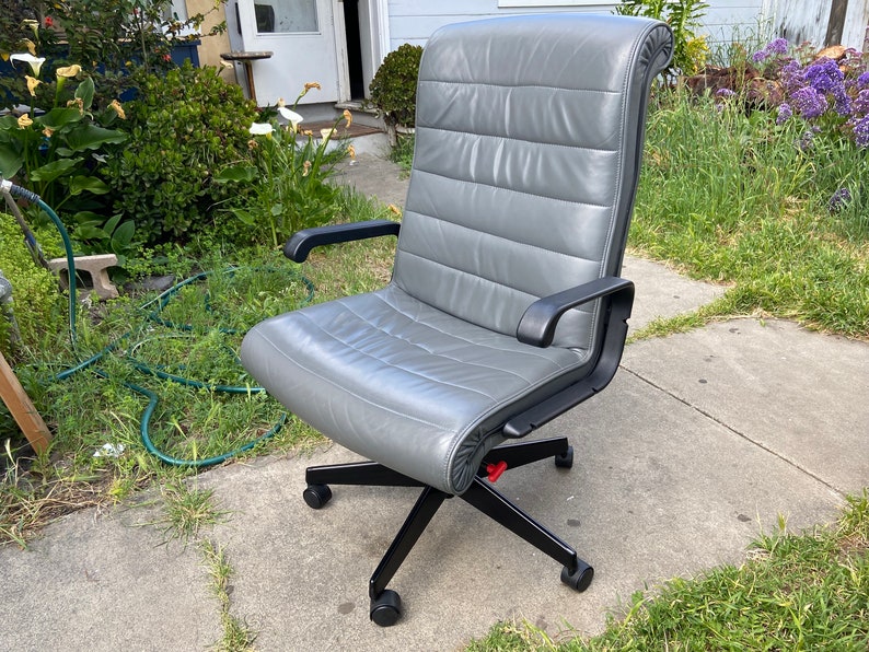 vintage Richard sapper knoll management grey leather chair image 6