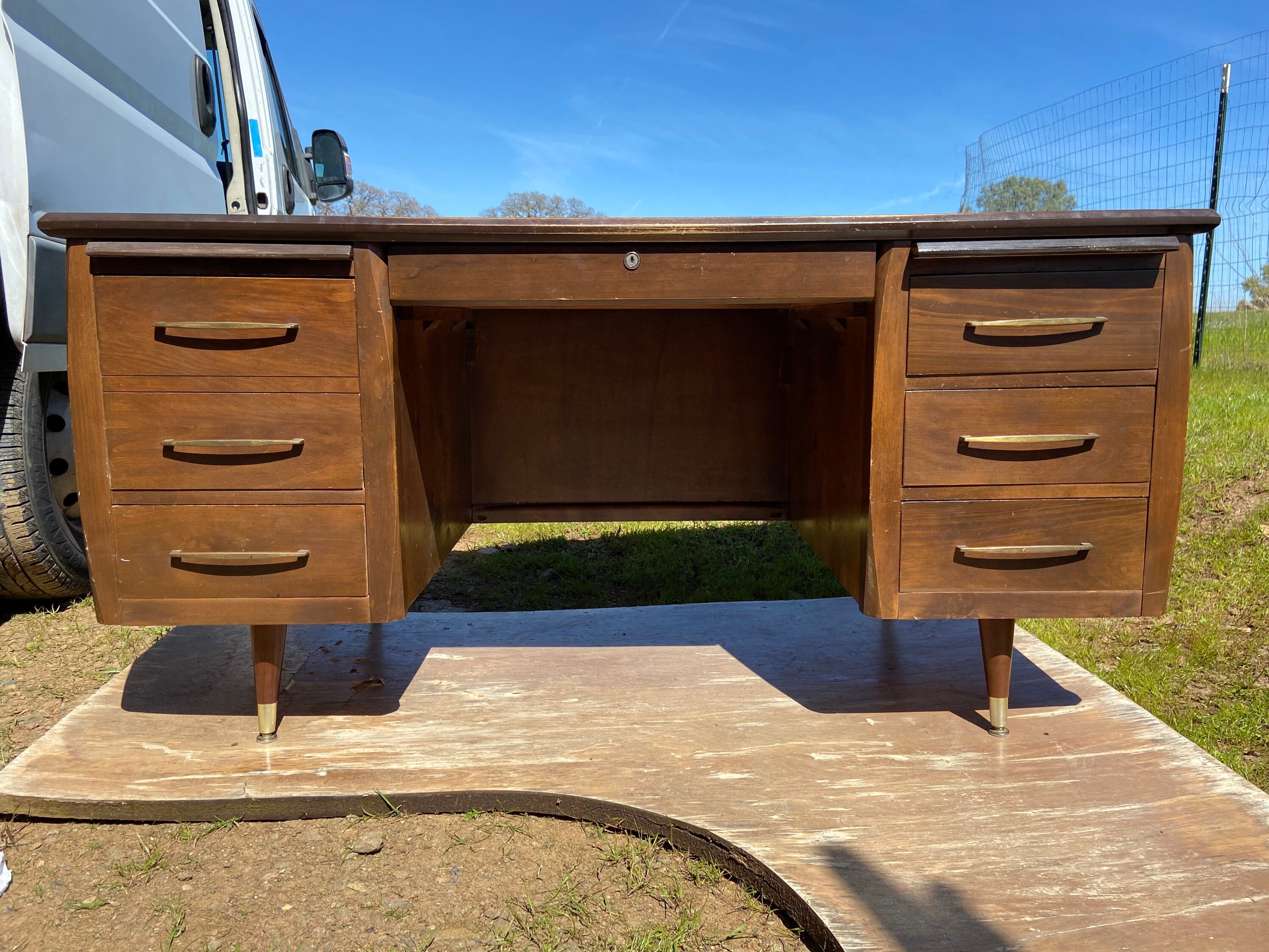 Vintage Mid Century Modern Wood Veneer Executive Desk. - Etsy