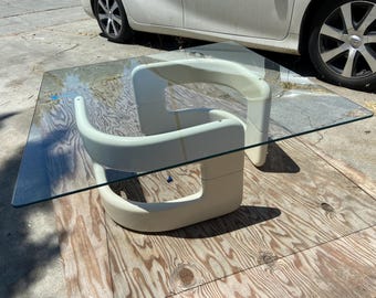 Mesa de centro de cristal estilo regencia hollywoodense de la era espacial