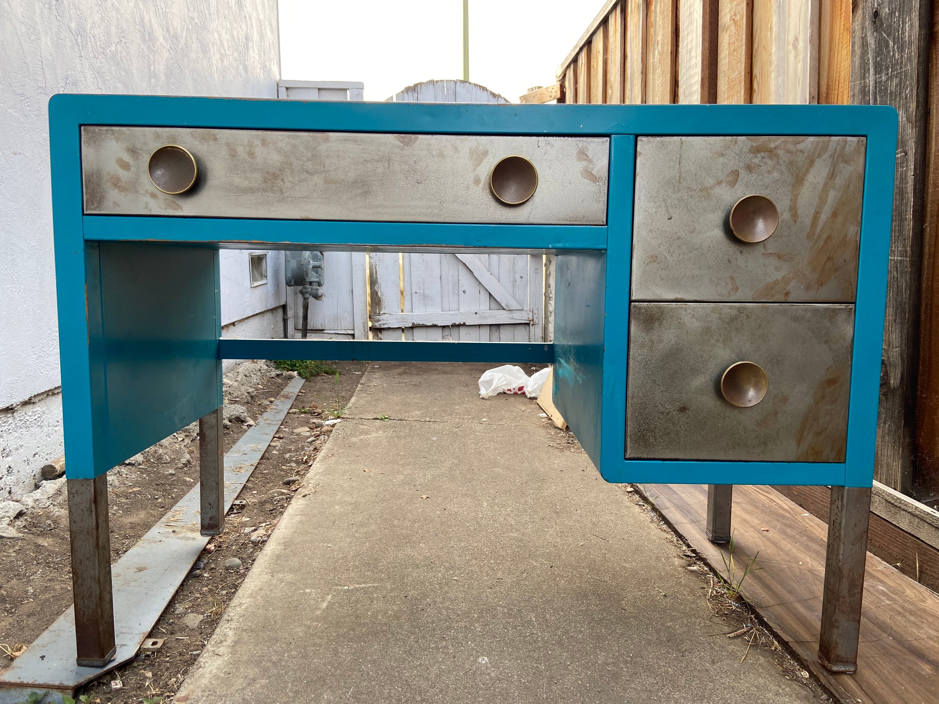 Simmons metal desk deals