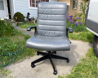 vintage Richard sapper knoll management grey leather chair