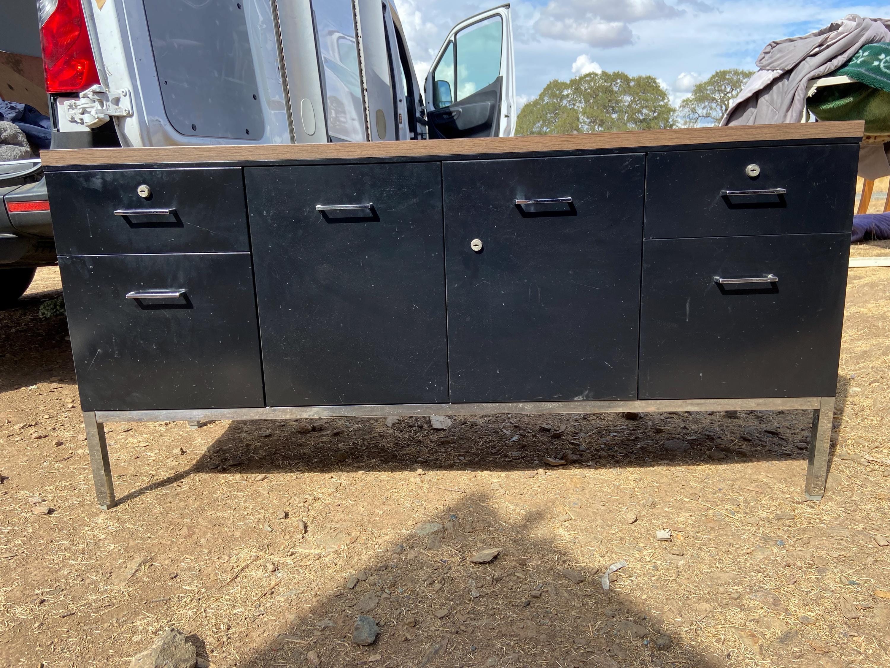 US ビンテージ メタルチェスト Steelcase Vintage Mid Century Modern Metal Tanker Credenza