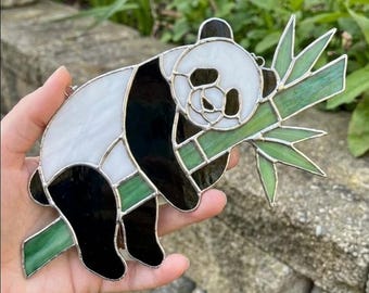 PA46 Panda durmiendo Vitral Decoración del hogar para la naturaleza Regalo para coleccionistas de pandas Arte de ventana Regalo de la naturaleza para el hogar Descarga digital