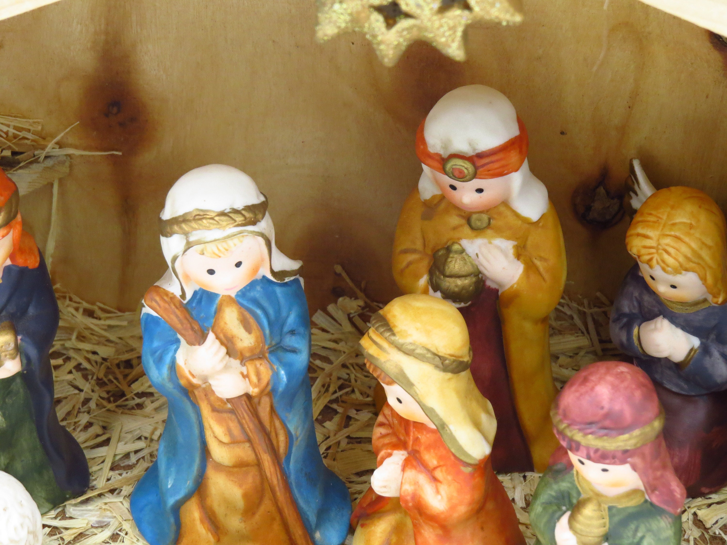 Home for the Holidays キリスト生誕磁器製ナティビティセット