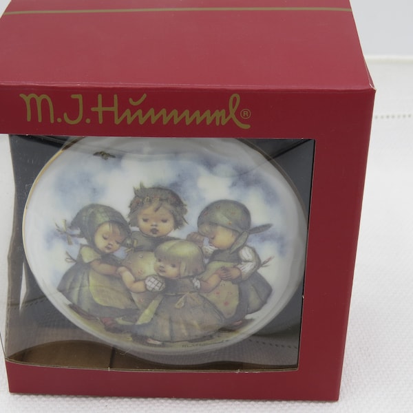 Vintage M. J. Hummel Trinket porcelain dish - Ringelreihen - Ring Around the Rosie - preowned