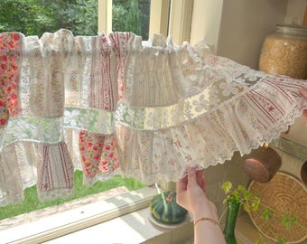 Cortina de retalhos floral em tons pastel, cortina estilo casa de campo vitoriana com bordado floral e acabamento em renda, cortina de renda estilo shabby chic, tamanhos personalizados.