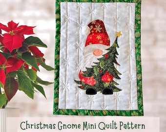 Miniquilt kerstkabouter: volledige instructies en illustraties zijn inbegrepen. Afgewerkt formaat: 13 x 18 inch