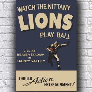 Póster promocional de cartulina de 30 x 45 cm con aspecto vintage de los Nittany Lions de fútbol americano de la Universidad Estatal de Pensilvania en vivo desde Happy Valley.