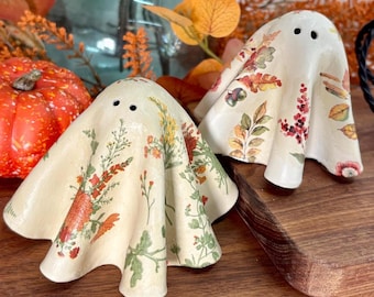Cute Clay Ghost Home Decor, Table Top Halloween Decor, Autumn Indoor Decorations, Fall Floral Harvest Ghost, Handmade Whimsical Decor