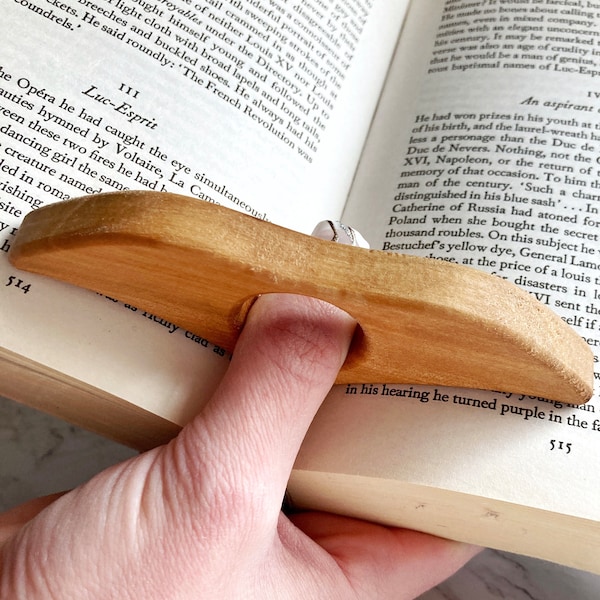 Book Page Holder Gift for Book Lover, Retirement Gift for Bookworm, Book Buddy, Natural Wood Thumb Page Holder, Birthday Gift for Girlfriend