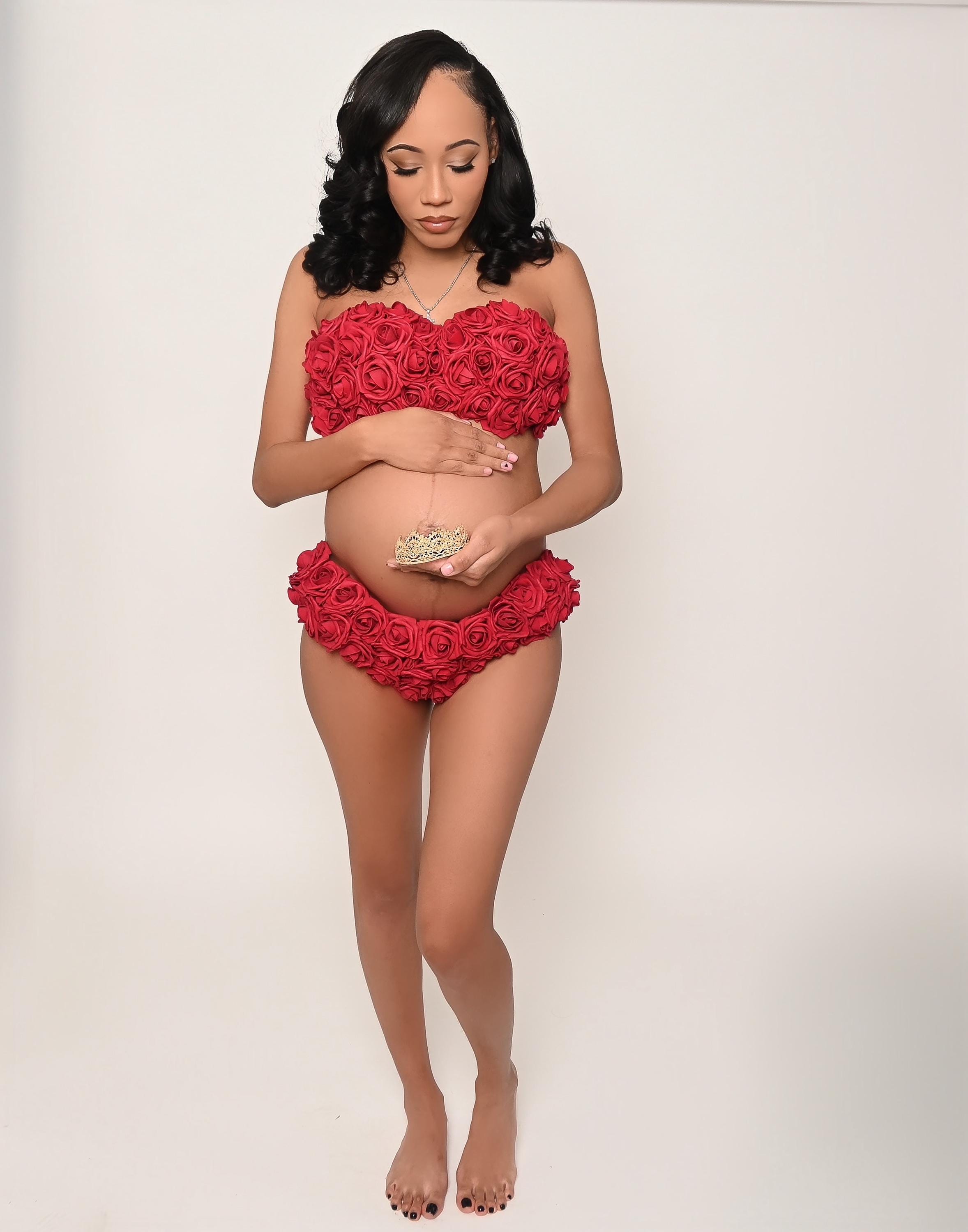 pregnant lingerie sexy Silhouette of beautiful pregnant women in sexy lingerie — Stock Photo ©  djedzura #107890538