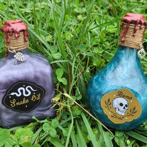 Color Changing Potion Bottle - Magic Potion Bottle - Roleplaying/Decoration Potion - Snake Oil/Bone Dust