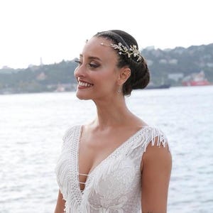 Royal Wedding Headpiece with Leaf, Vintage Style Golden Hair Accessory for Bride