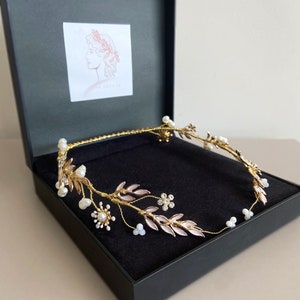 Vintage inspired Wedding Headpiece with Leaf and Crystals, Boho Bridal Hair Jewelry, Rustic Wedding