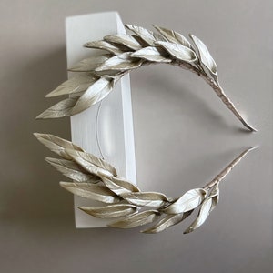 White Laurel Leaf Bridal Headband, Handmade Grecian Wedding Headpiece Platin