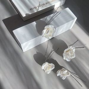 Bridal Floral Hair Pin Set, Porcelain Clay Flower Pins, Wedding Hair Accessory, Ivory Ceramic Hair Piece image 3