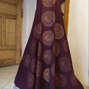 Surcote, darkred soft wool, stamped