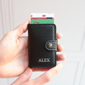 Capa de cartão de couro preta personalizada, porta-cartões de crédito de couro personalizado para homens, carteira Rfid minimalista bifold, presente de aniversário do pai de crianças