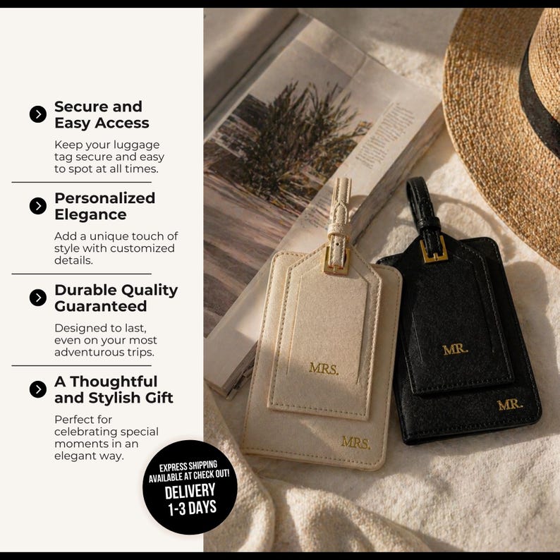 Peut inclure: &Eacute;tiquettes de bagages cr&egrave;me et noires avec des accessoires dor&eacute;s. L'&eacute;tiquette cr&egrave;me est estampill&eacute;e "MRS." deux fois, et l'&eacute;tiquette noire a "MR." estampill&eacute; deux fois. Un chapeau de paille et un journal sont en arri&egrave;re-plan.