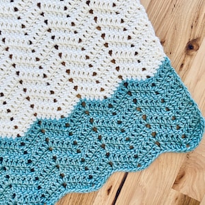 PDF Crochet Pattern Basic Chevron Blanket image 1