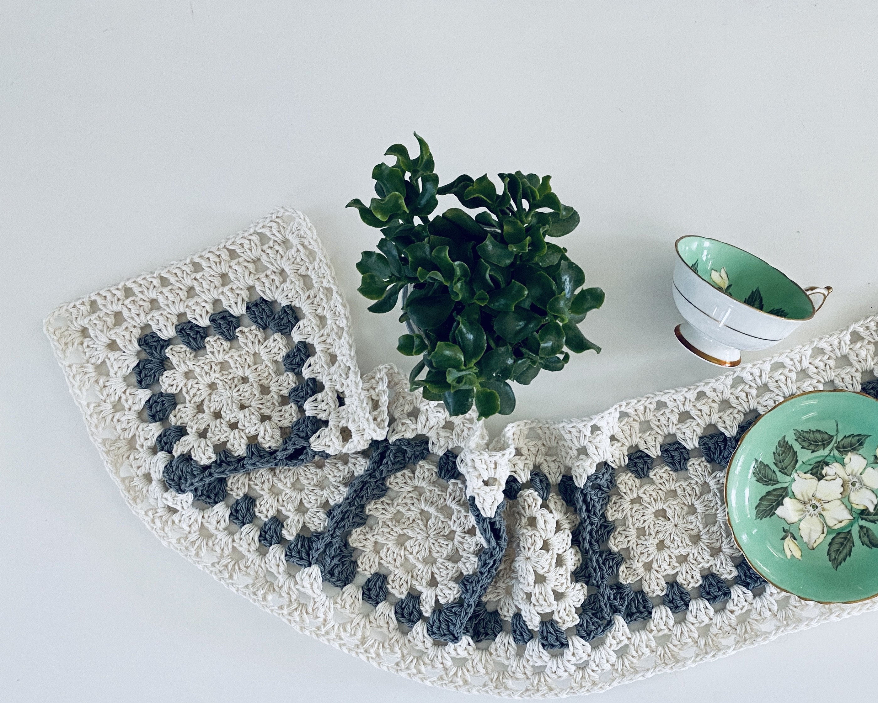 38 Table Runner Crochet Patterns to Refresh Your Home with Handmade Texture 14 Granny Square Crochet Table Runner Pattern: Easy Home