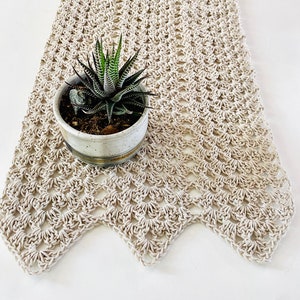 Granny Chevron Table Runner Instant Download PDF Pattern, Beginner Friendly, Quick & Easy Stitch Pattern, Home Décor, DIY Table Centerpiece