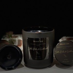 Dalhia Petals & Sandalwood Luxury Scented Wood Wick candle