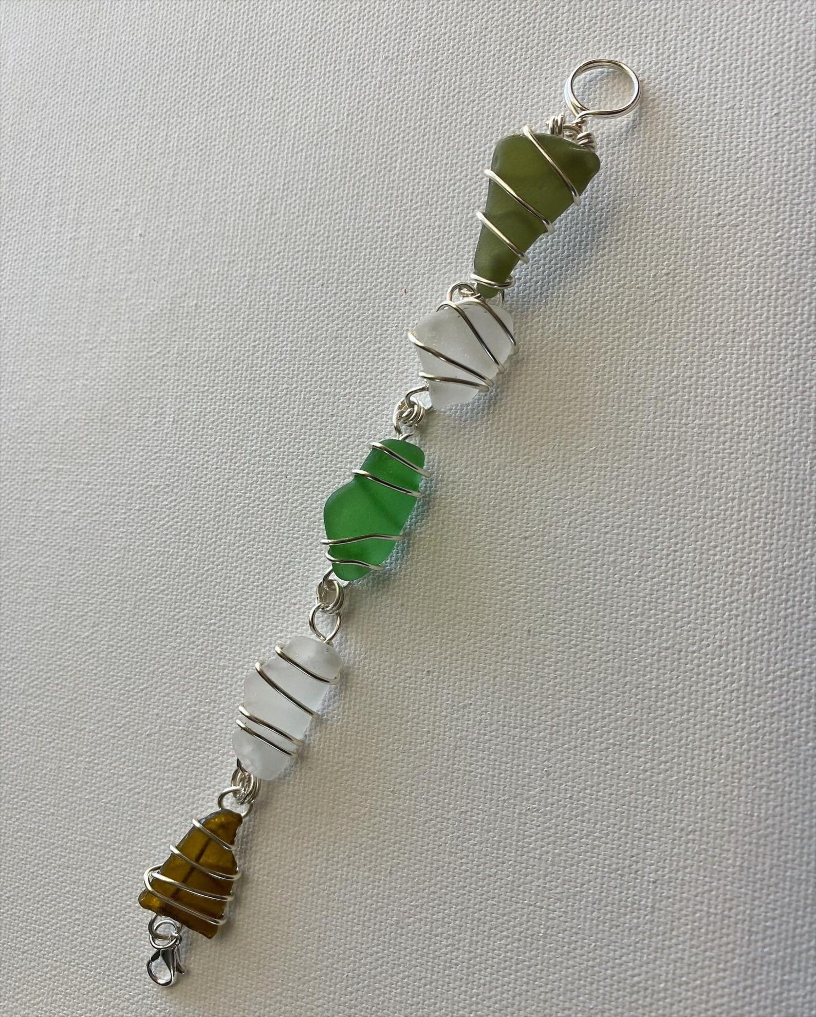 Weißes grünes und braunes Seeglas Armband Drahtgewickeltes | Etsy