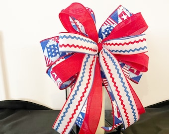 Patriotic Wreath Bow: Red, White, and Blue 4th of July Decor