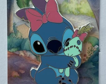 Disney fantasy pin stitch hug