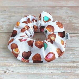 Chocolate Print Scrunchie – Cute Dessert Hair Tie for Girls & Teens, Sweet Treat Gift Idea, Kawaii Hair Accessory, Handmade Scrunchy