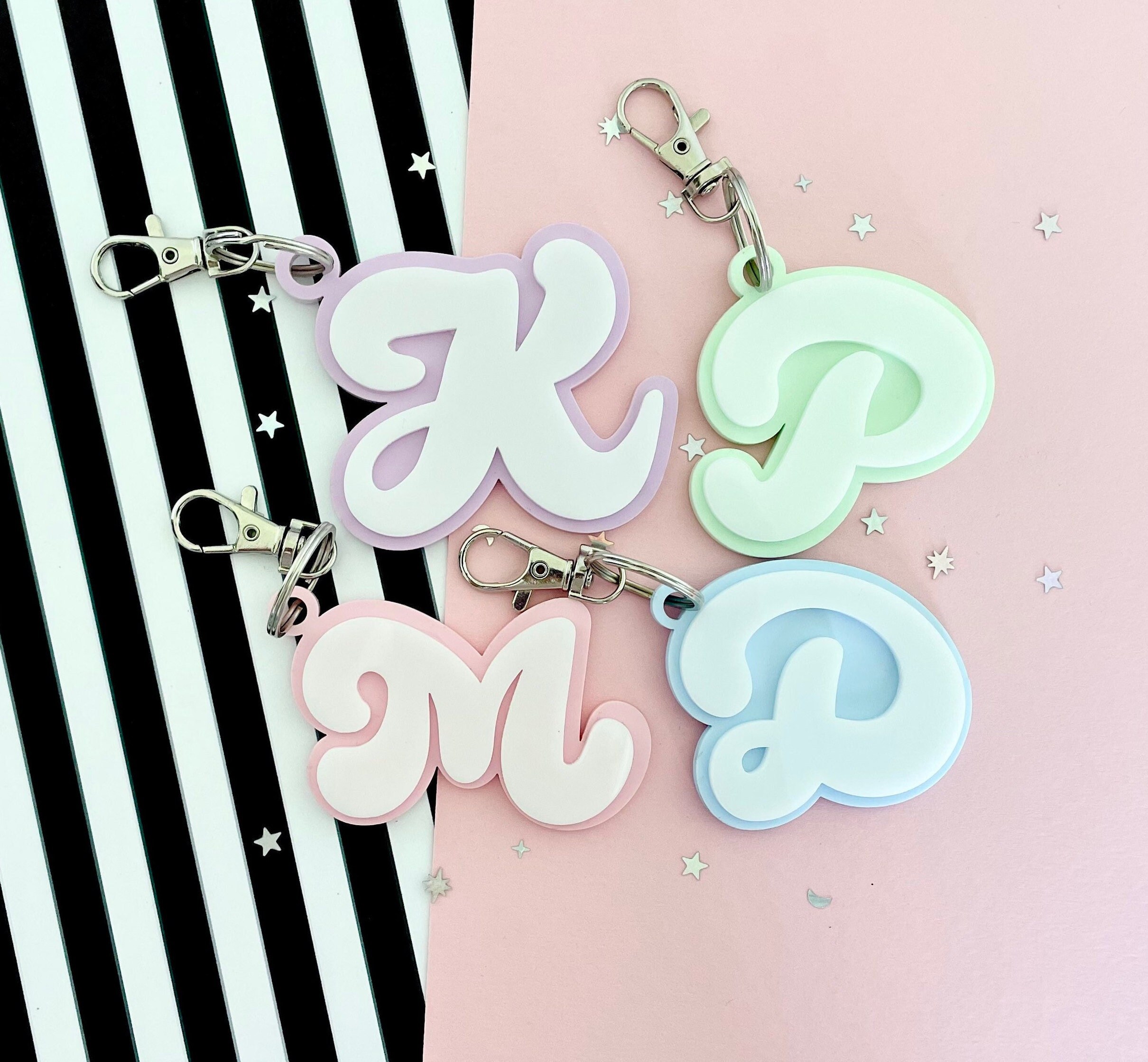  UTHTY Cute Keychain, 1 Piece, Acrylic 26 Letters