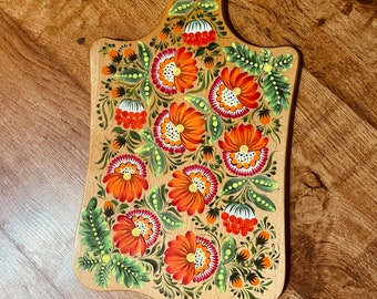 Süßes Schneidebrett aus Holz, Holzbrett Schneidebrett, Rote Blume Ukrainische Ornament mit Petrykivka Malerei