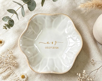 Custom Ceramic Engaged Ring Tray For Mr and Mrs Gift, Personalized Trinket Dish For Wedding Date Gifts, Customized Jewelry Dish With Name