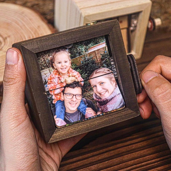 Custom Couple Flip Book Frame Animation Machine,Mechanical Hand Motion Photo Album,Custom Gift for Him,Her,Mother's Day Gift,Wedding Gift