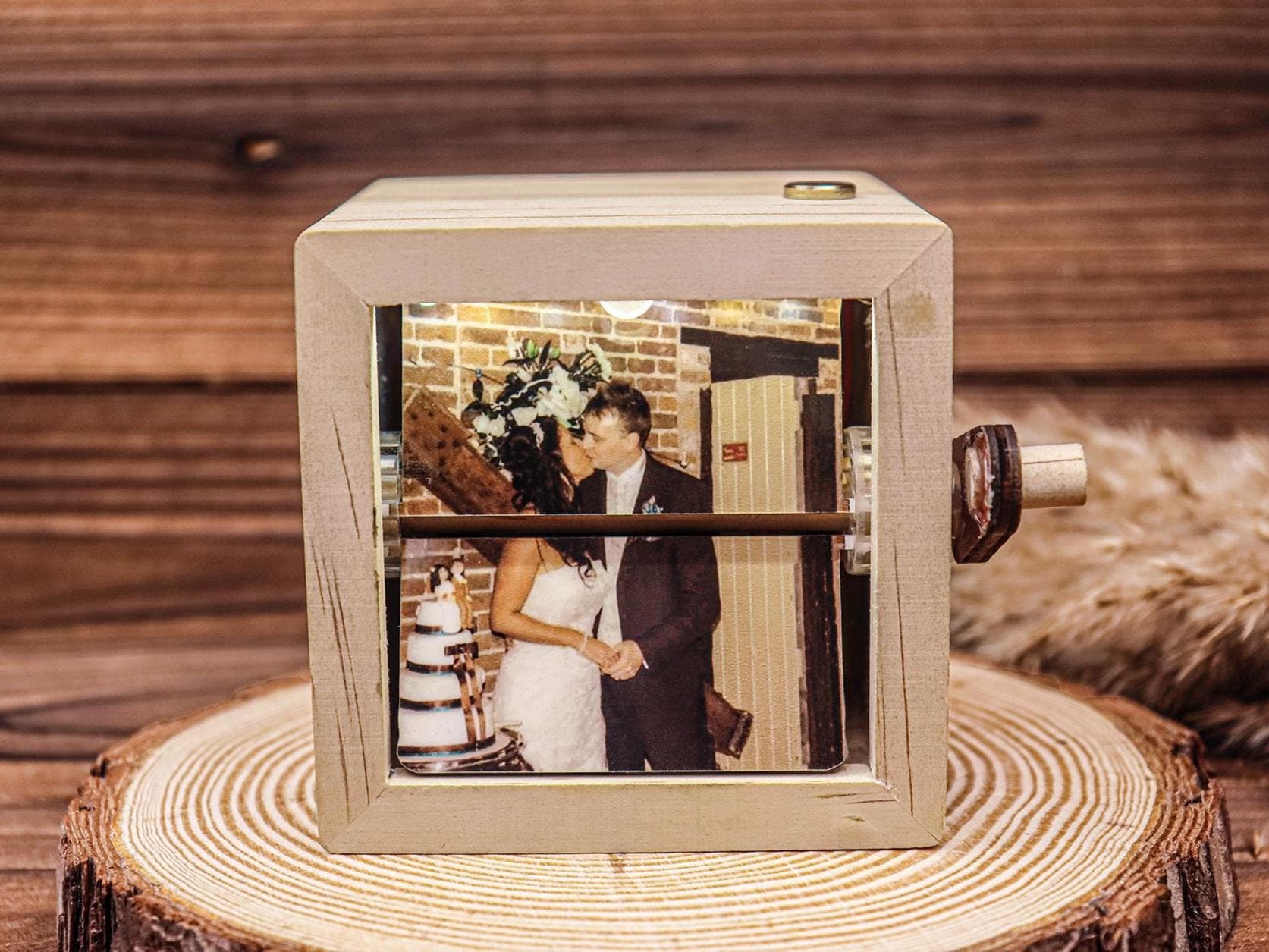 Custom Couple Flip Book Frame Animation Machine,Mechanical Hand Motion Photo Album,Custom Gift for Him,Her,Mother's Day Gift,Wedding Gift