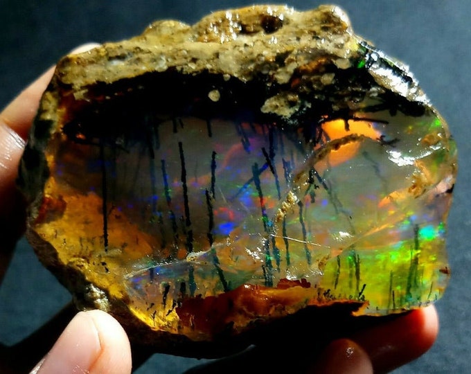 1121 Ct. Museum piece Large Natural Ethiopian Opal rough - 97x70X40 MM
