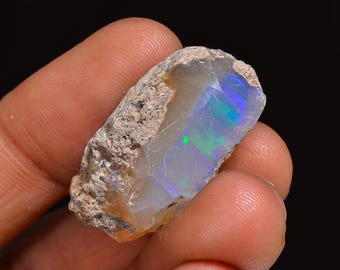 Welo Fire Ethiopian Opal Rough Gemstone: Jewelry Making (27X15X14 MM, 27.50 Cts.)