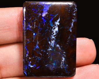 Boulder Opal Cabochon (33x23x7mm, 73.50 Cts.)