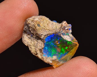 Welo Fire Ethiopian Opal Rough Gemstone: Jewelry Making (19X15X6 MM, 07.50 Cts.)