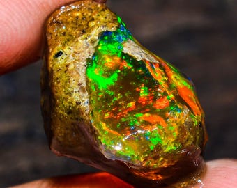 Welo Fire Opal Rough Gemstone: Ethiopian Crystal Specimen, 12.00 Cts