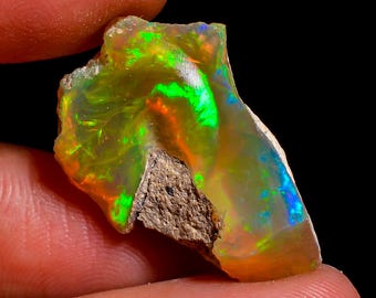 AA Grade Welo Opal Raw Crystal: Jewelry Making, Wire Wrapping (24X17X7 MM, 09.50 Cts.)