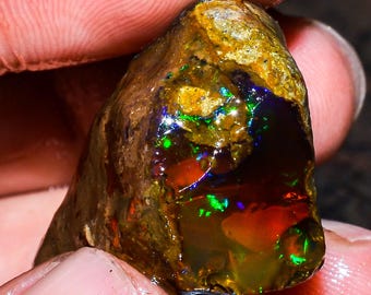 Welo Fire Opal Rough Gemstone: Natural Ethiopian Crystal, 9.2 Cts