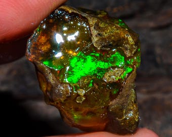 Welo Fire Opal Rough: Natural Ethiopian Crystal, 13.50 Cts