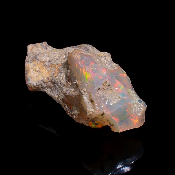 Opale éthiopienne Brute Naturelle - 73 Carats - Jeu De Feu - Forme Coussin - Inde