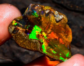 Welo Fire Opal Rough Gemstone: Ethiopian Crystal Specimen, 14.50 Cts
