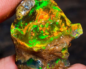 Welo Fire Opal Rough: Ethiopian Crystal Gemstone, 9.50 Cts